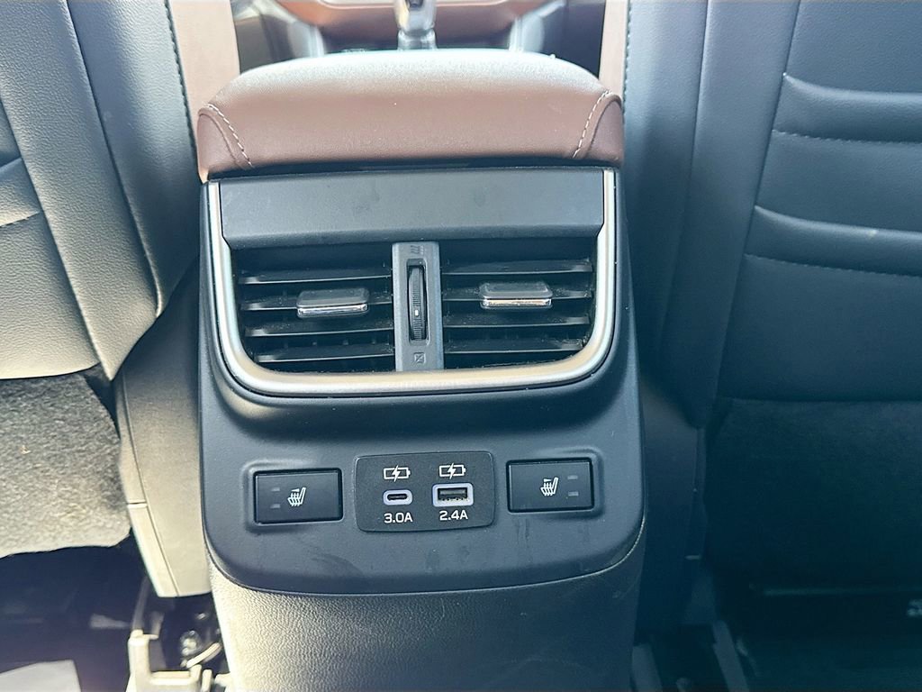 Used 2023 Subaru Outback Touring image 32