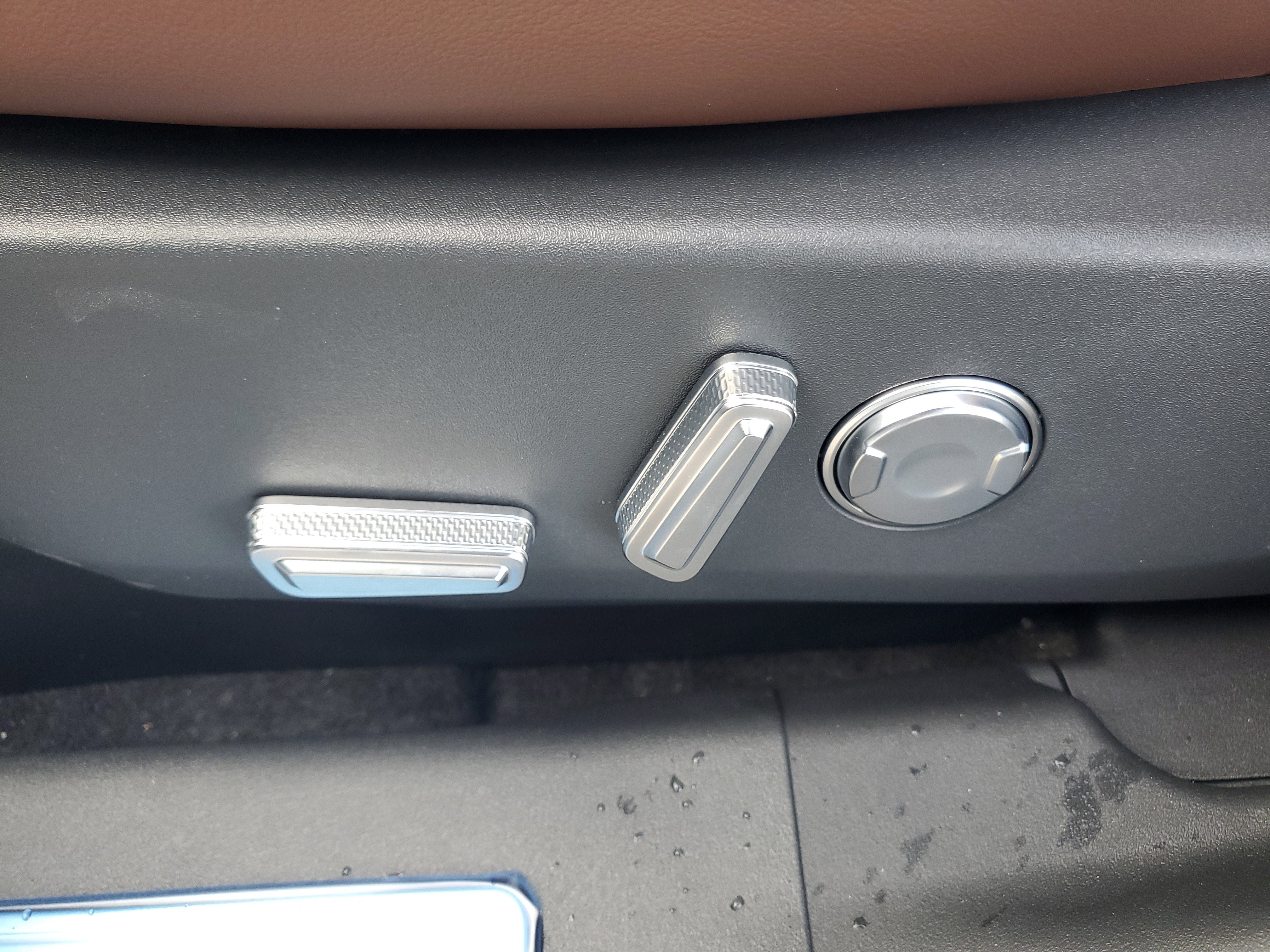 New 2026 Lincoln Nautilus Reserve w/ Jet Appearance Package image 12