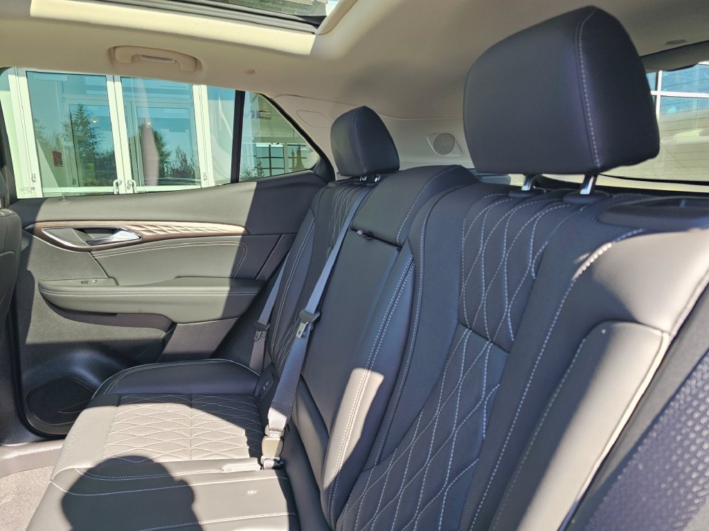 Used 2023 Buick Envision Avenir AWD/4WD image 54