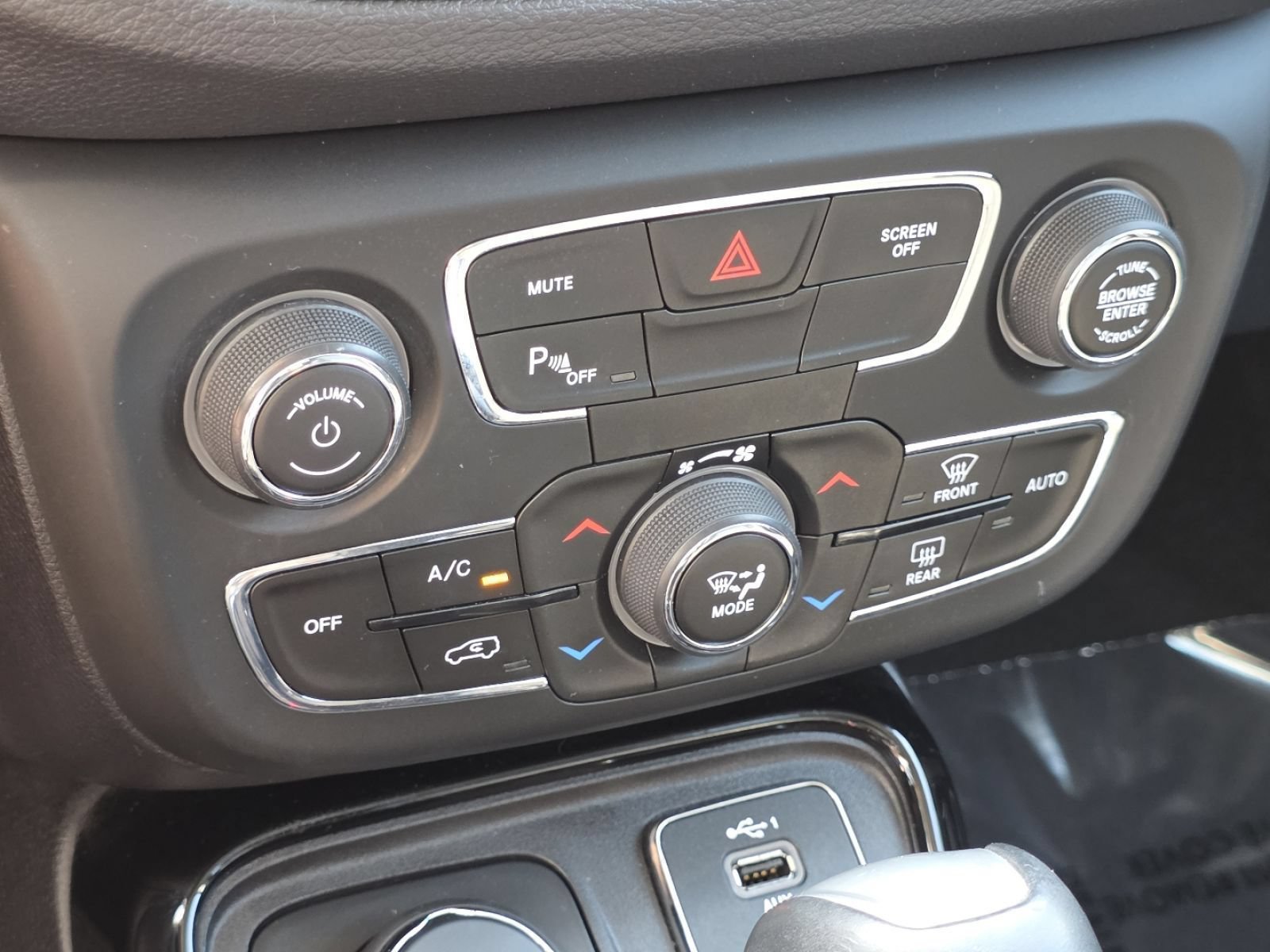 Used 2020 Jeep Compass Limited w/ Safety & Security Group AWD/4WD image 6