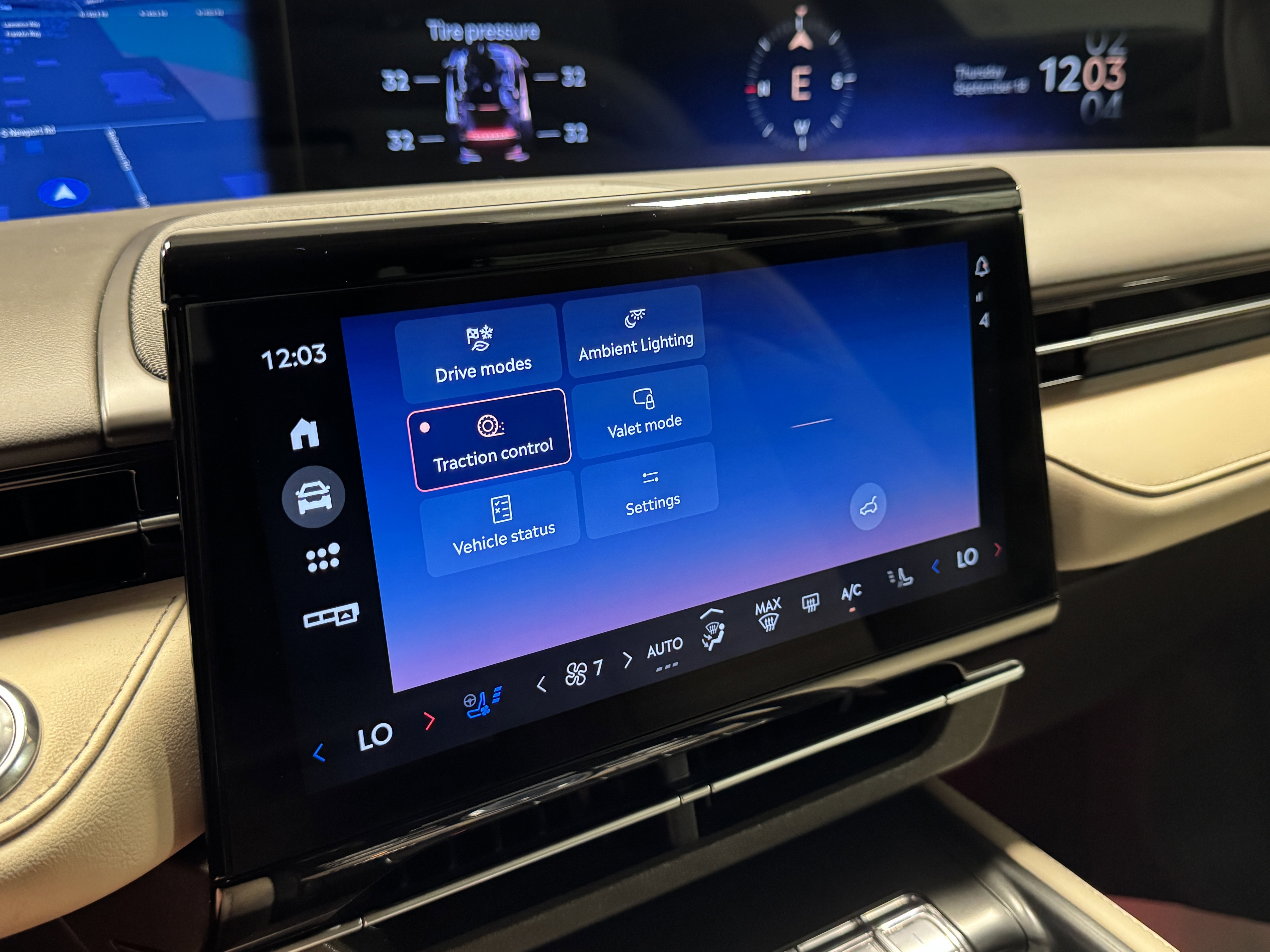 Used 2024 Lincoln Nautilus Reserve image 23