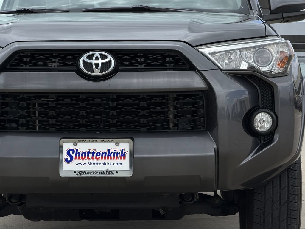 Used 2017 Toyota 4Runner SR5 Premium RWD image 11