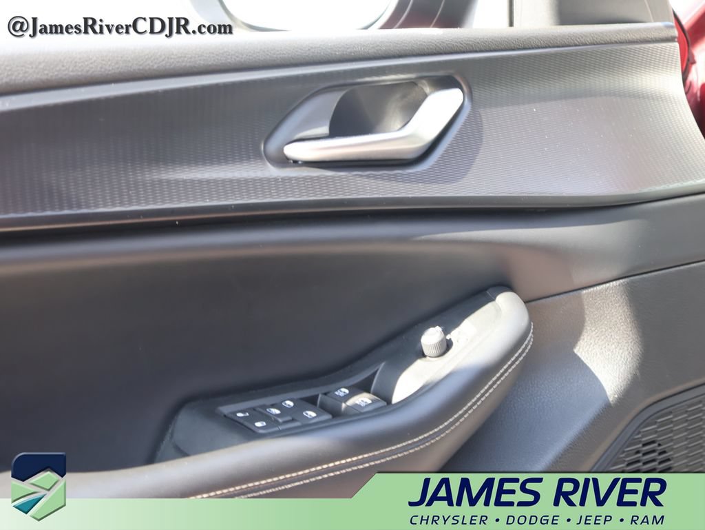 Used 2024 Jeep Grand Cherokee Laredo RWD image 21