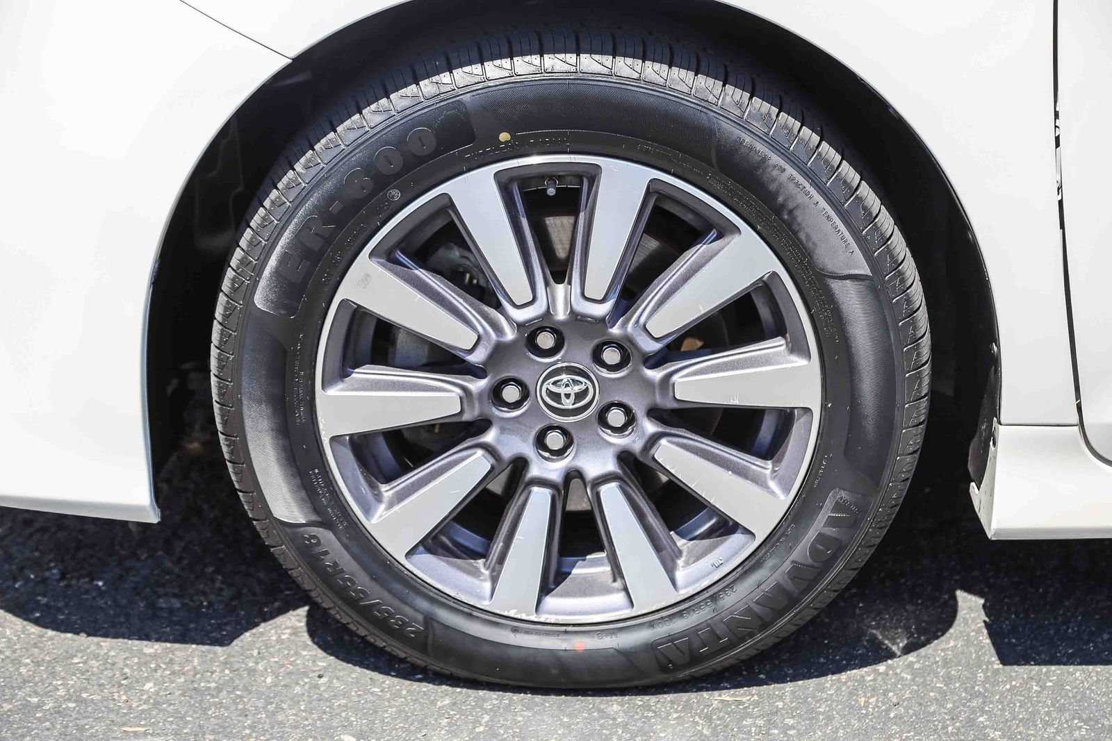 Certified 2020 Toyota Sienna Limited w/ Preferred Accessory Package FWD image 9