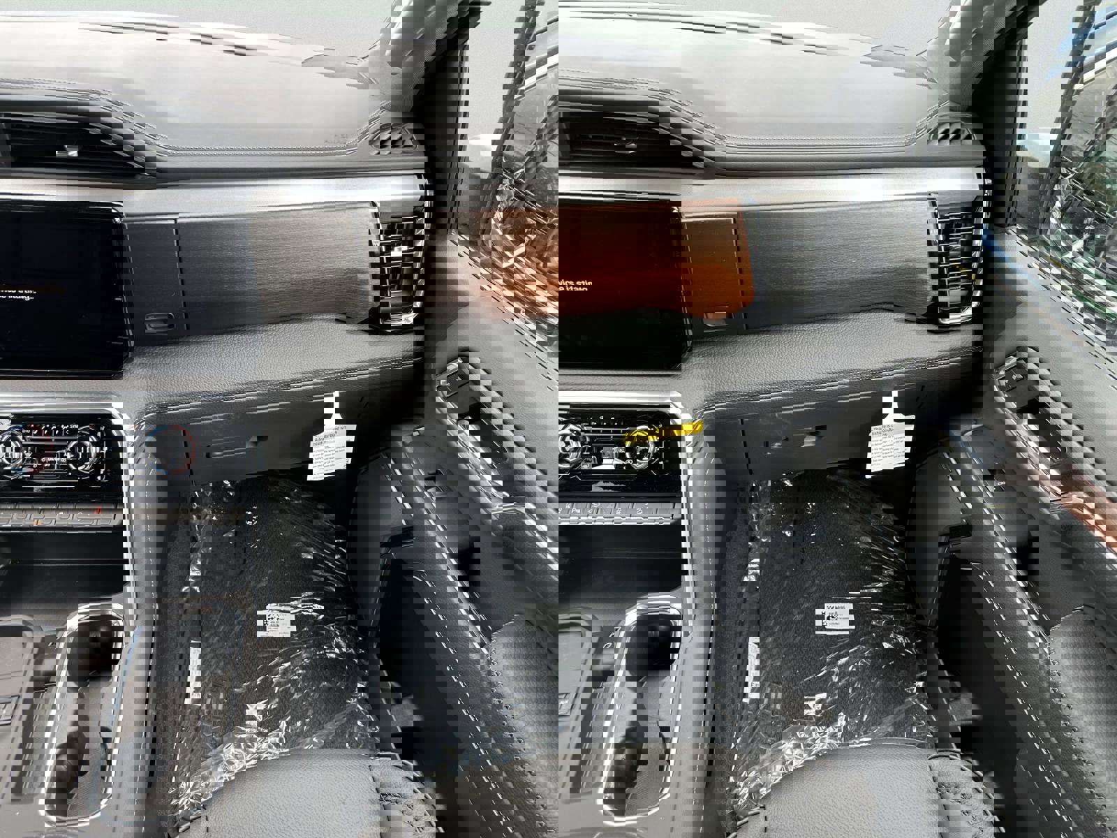 New 2026 GMC Sierra 2500 Denali w/ Denali Reserve Package image 15