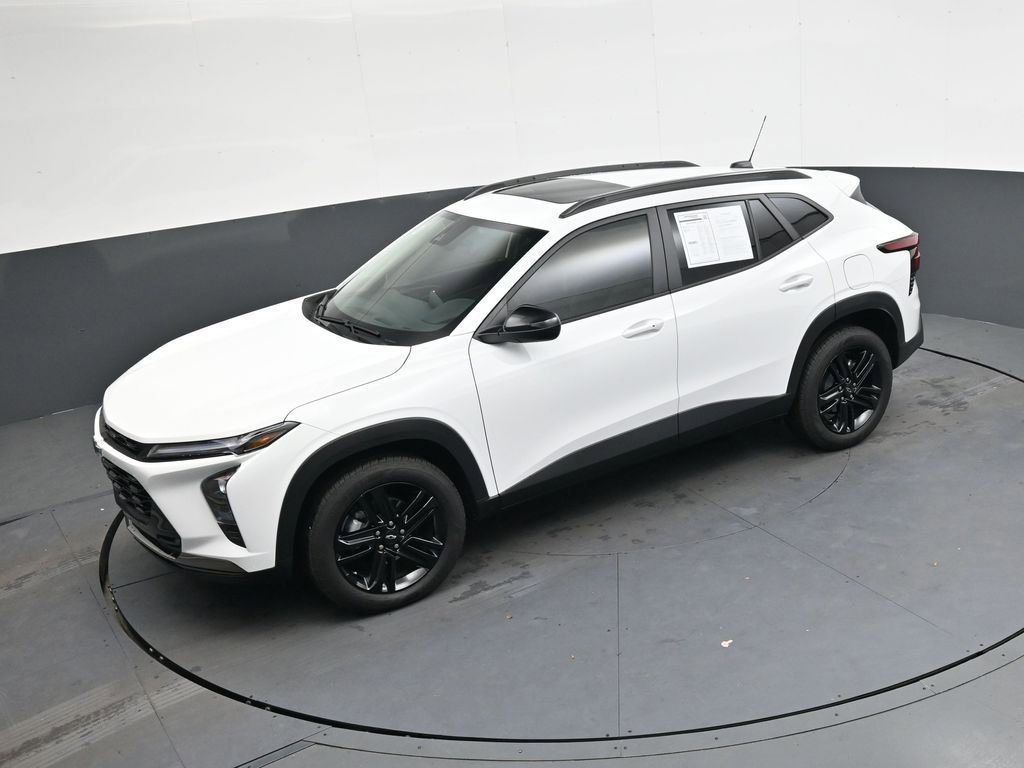 Used 2025 Chevrolet Trax ACTIV w/ Sunroof Package image 29