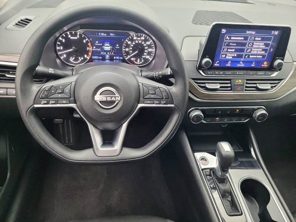 Used 2024 Nissan Altima 2.5 SV image 22