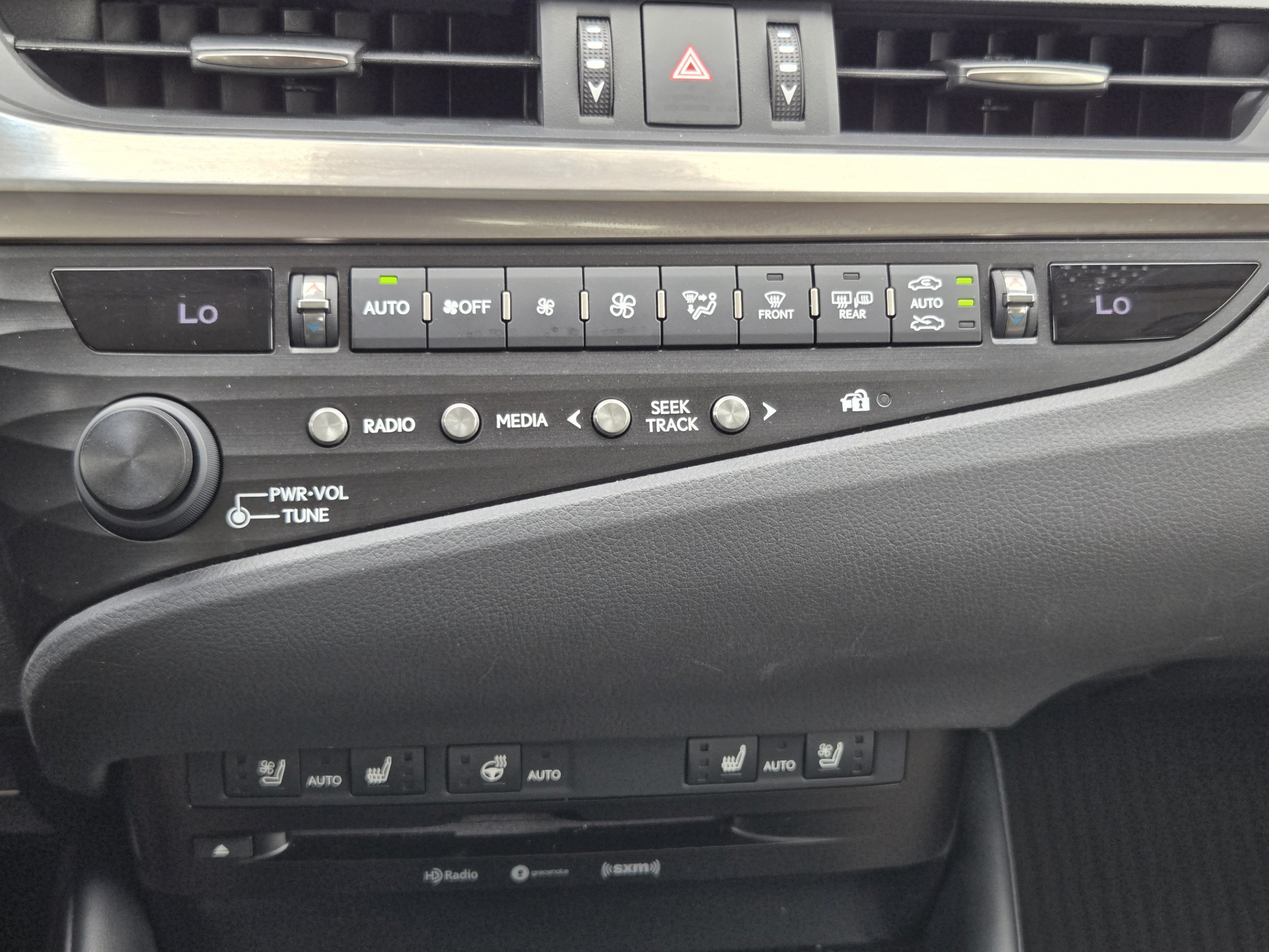Used 2020 Lexus ES 300h w/ Premium Package FWD image 15