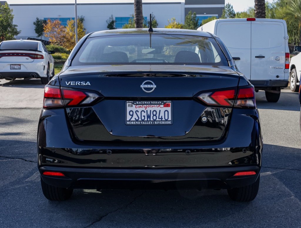 Used 2025 Nissan Versa S image 4