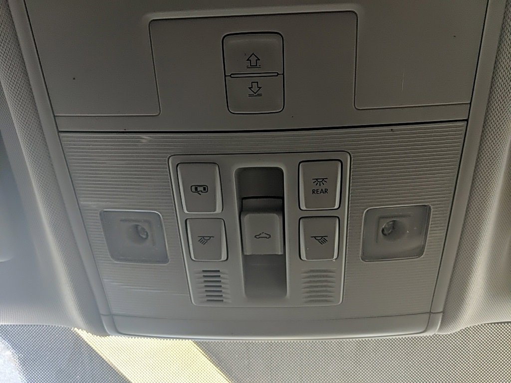 Used 2022 Volkswagen Taos SE w/ Panoramic Sunroof Package image 25