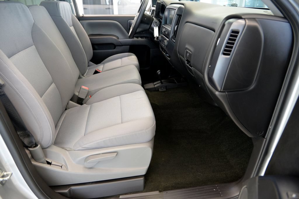 Used 2018 Chevrolet Silverado 1500 Custom w/ Custom Convenience Package AWD/4WD image 29