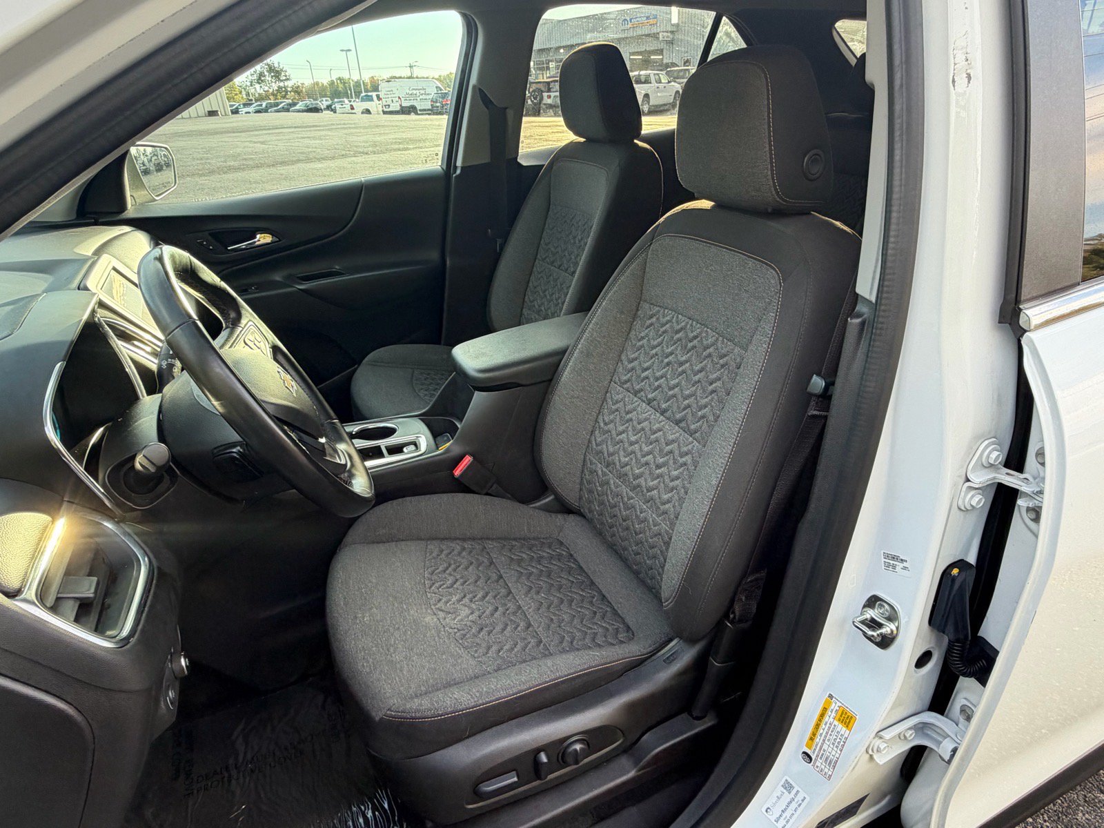 Used 2024 Chevrolet Equinox LT AWD/4WD image 22