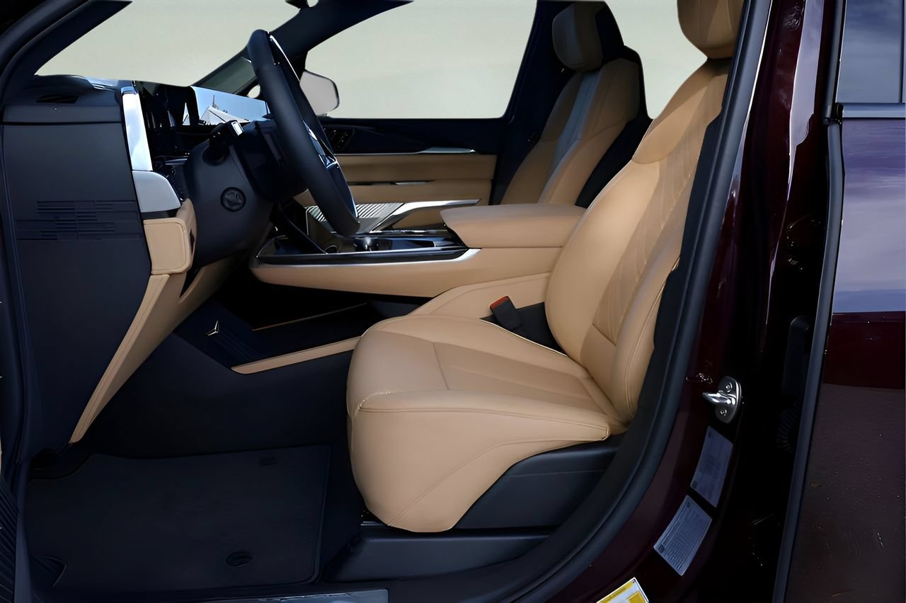 Certified 2025 Cadillac Escalade IQ Luxury 2 AWD/4WD image 12