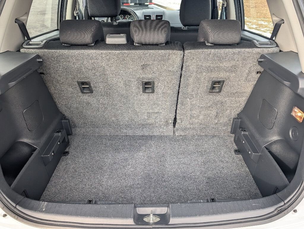 Used 2011 Suzuki SX4 AWD Hatchback image 25