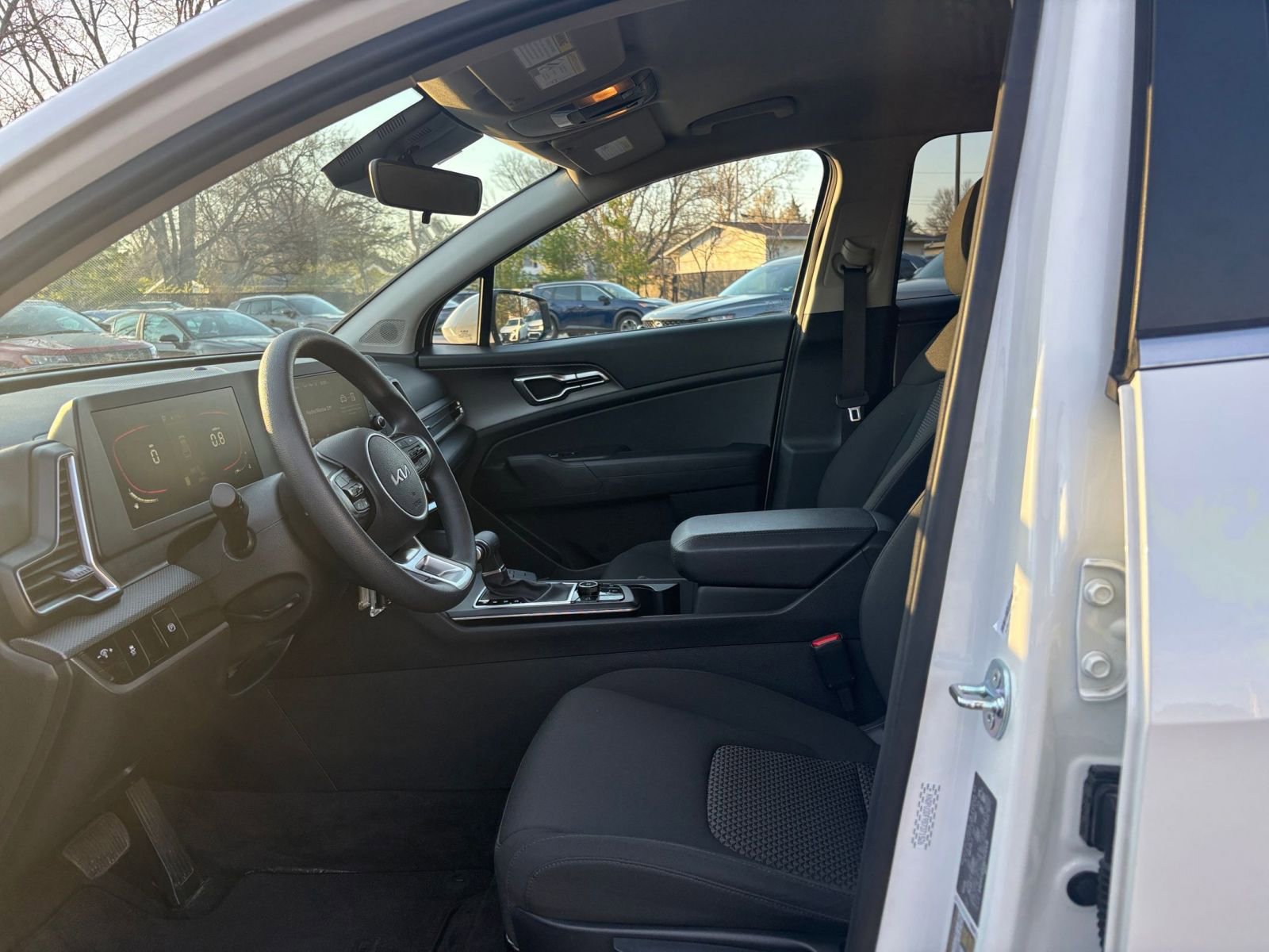 Used 2025 Kia Sportage LX image 24