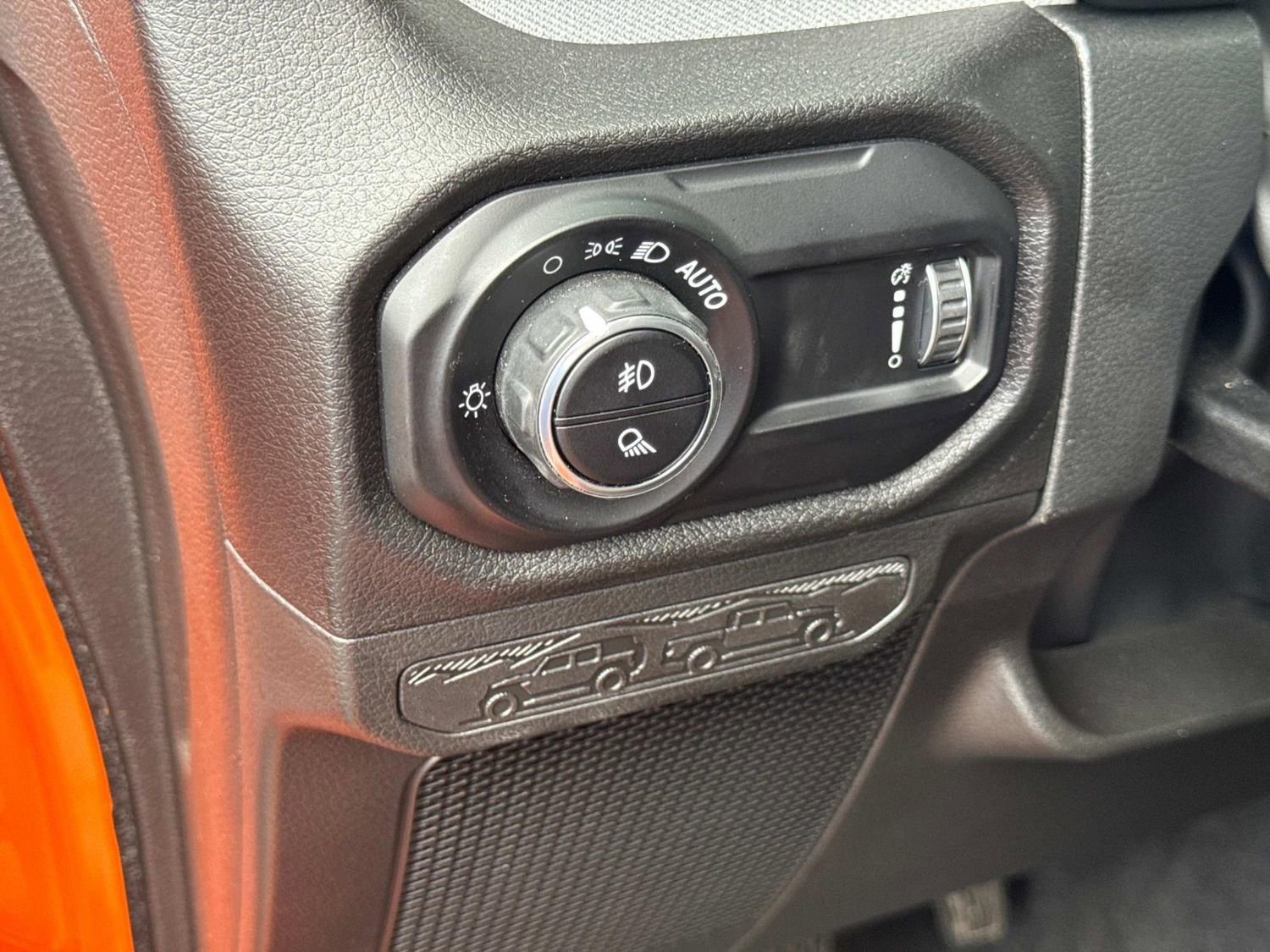 Used 2025 Jeep Gladiator Sport image 23