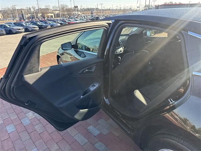 Used 2023 Chevrolet Malibu LS image 27