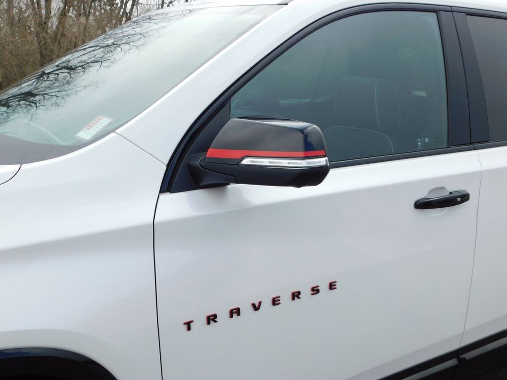 Used 2023 Chevrolet Traverse Premier w/ Redline Edition image 11