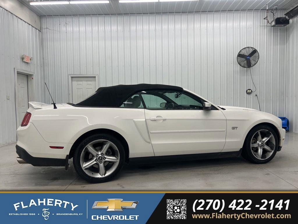 Used 2010 Ford Mustang GT RWD image 2