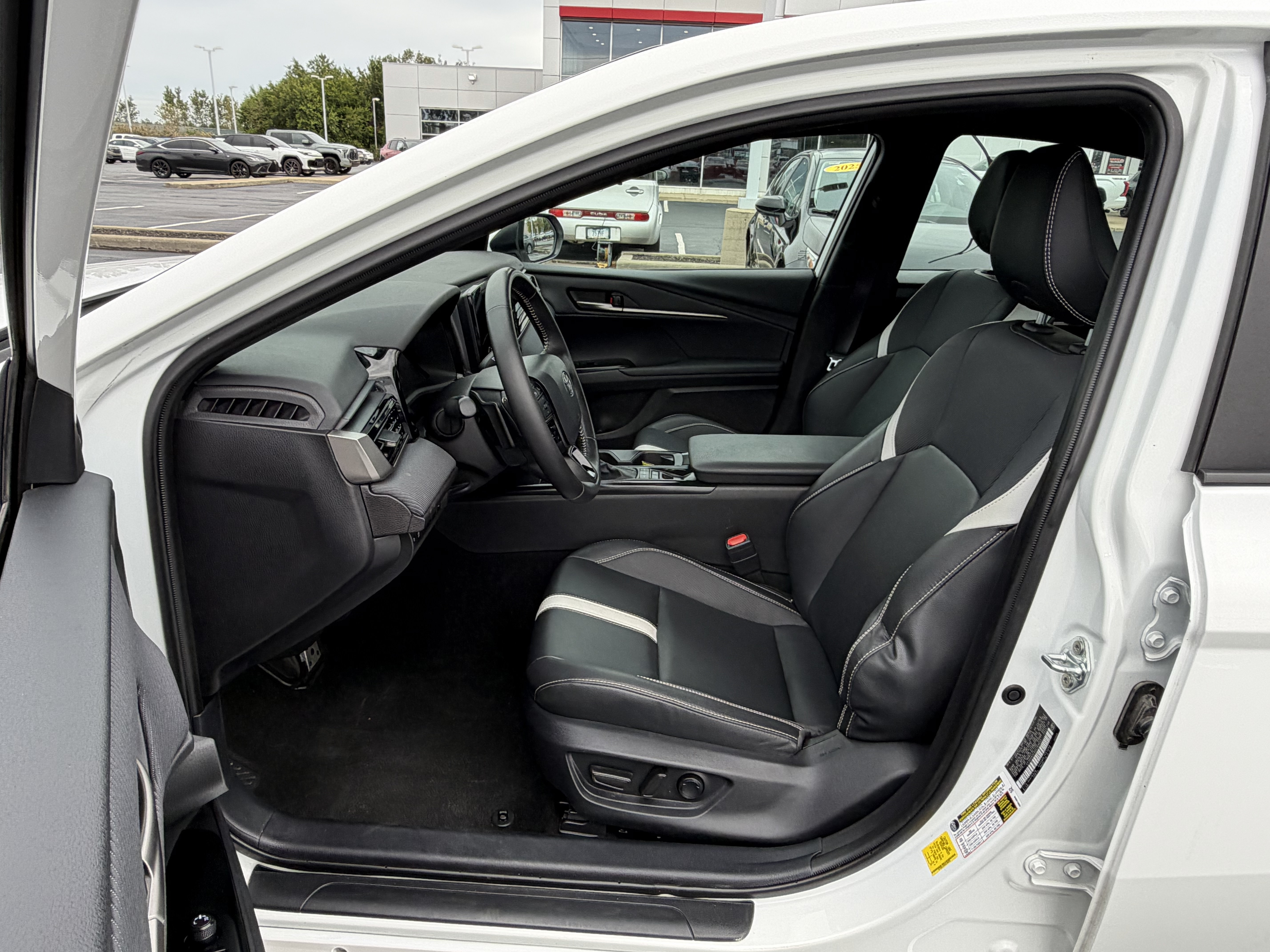 Certified 2025 Toyota Camry SE FWD image 12