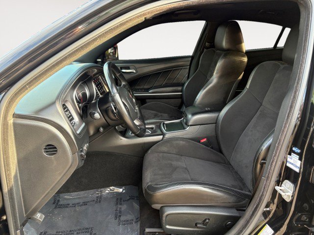 Used 2022 Dodge Charger R/T w/ Plus Group RWD image 2