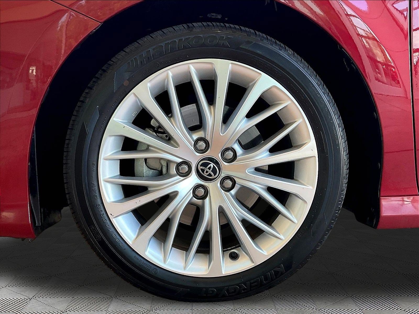 Used 2020 Toyota Camry XLE w/ Driver Assist Package FWD image 32