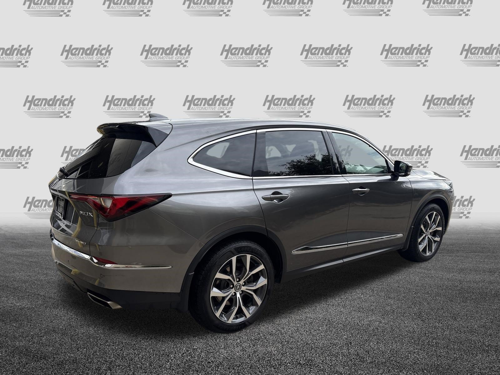 Used 2022 Acura MDX w/ Technology Package AWD/4WD image 10