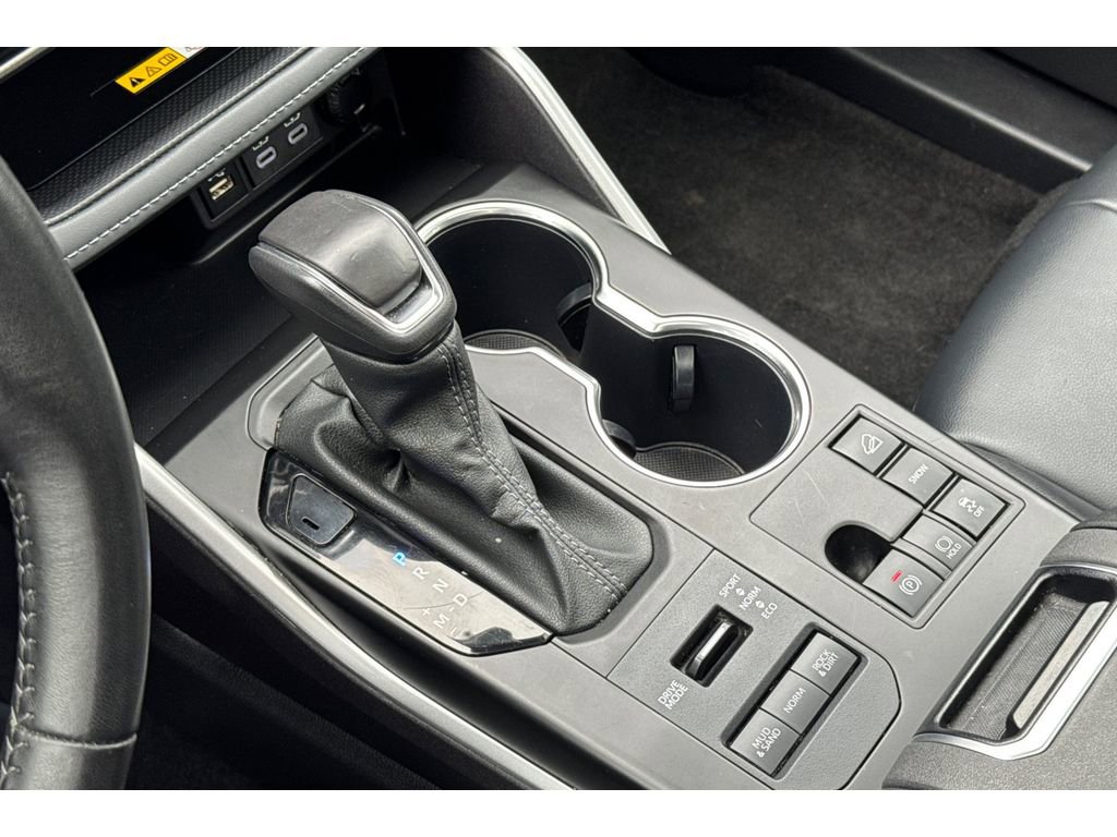 Used 2024 Toyota Highlander XLE image 24