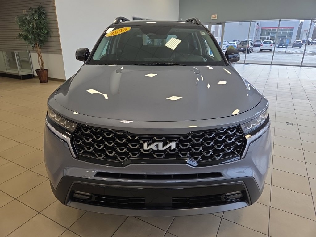Used 2023 Kia Sorento X-Line EX image 4