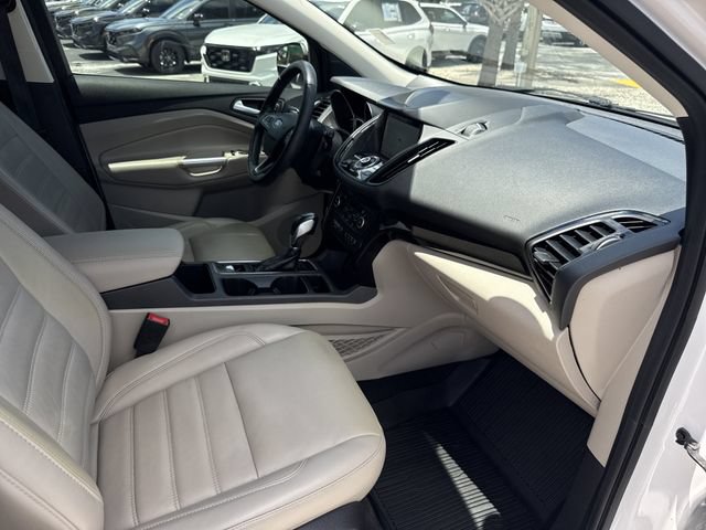 Used 2019 Ford Escape Titanium w/ U0J03 - Titanium Tow Package FWD image 20