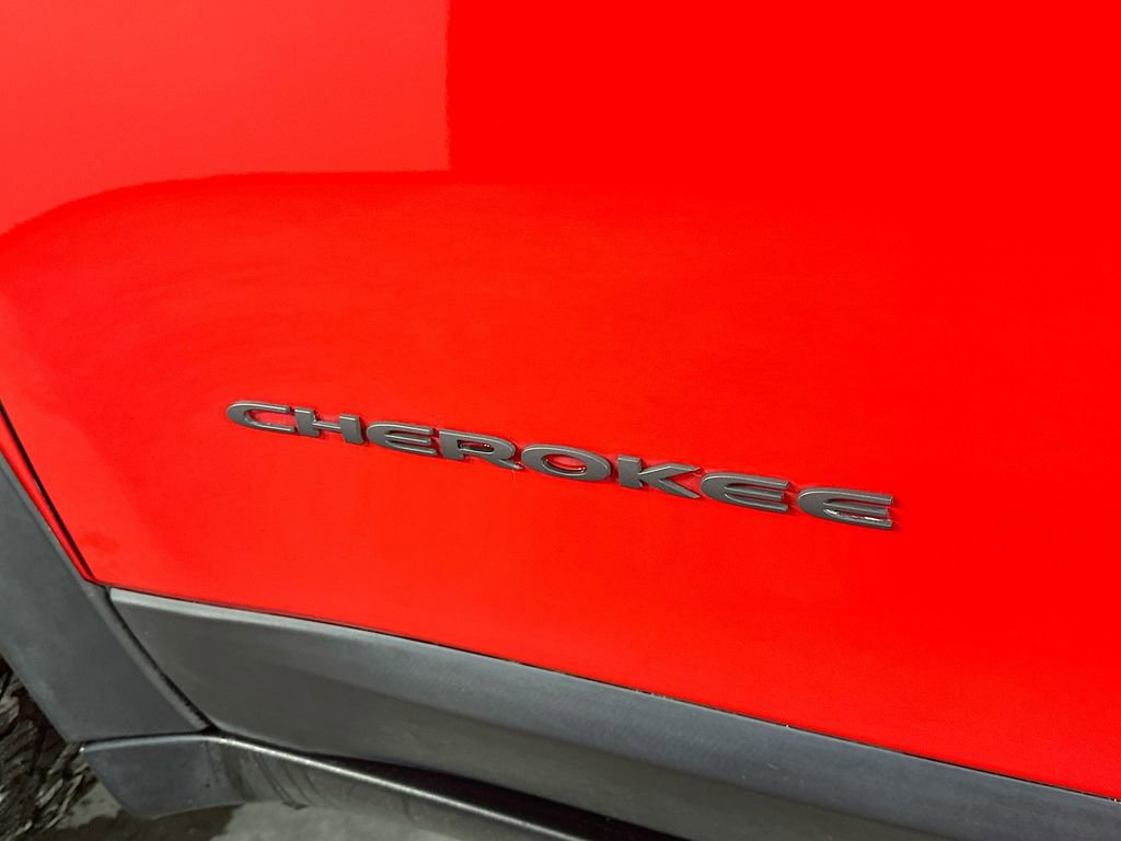 Used 2019 Jeep Cherokee Trailhawk w/ Comfort/Convenience Group AWD/4WD image 36