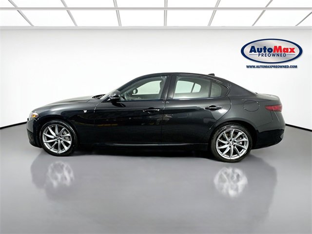 Used 2022 Alfa Romeo Giulia Ti image 9