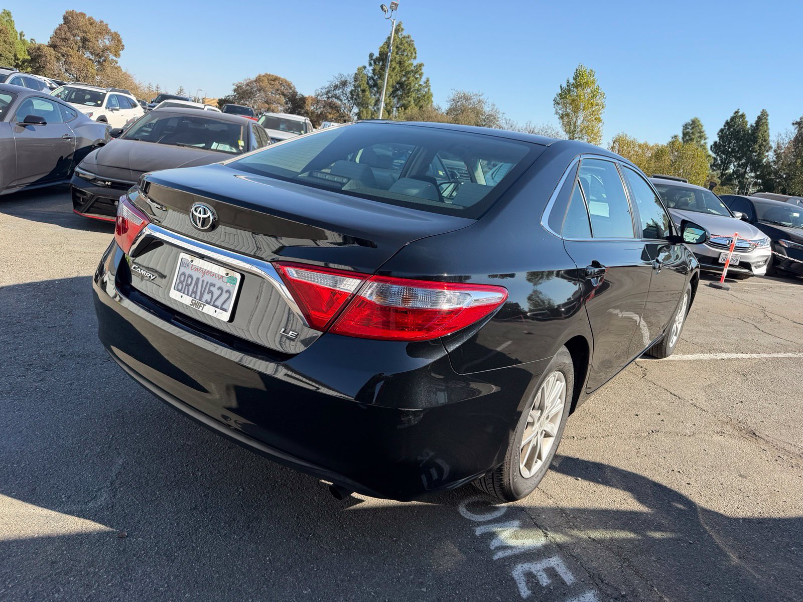 Used 2016 Toyota Camry LE FWD image 5