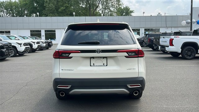 Used 2024 Toyota Grand Highlander AWD Hybrid image 5