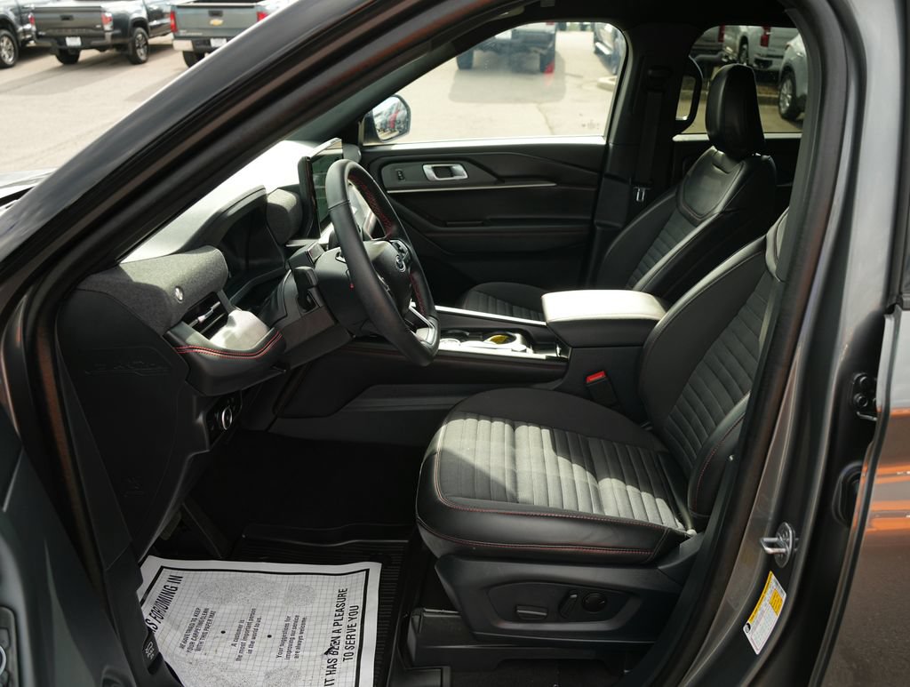 Used 2025 Ford Explorer ST-Line RWD image 20