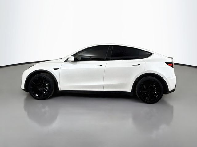 Used 2024 Tesla Model Y 2WD image 8