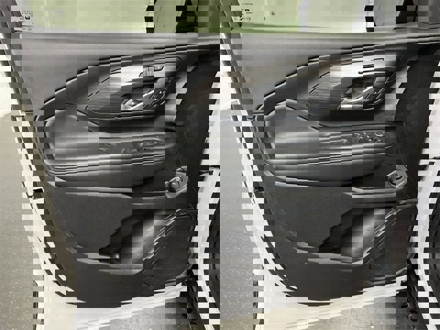 Certified 2024 GMC Terrain SLT image 21