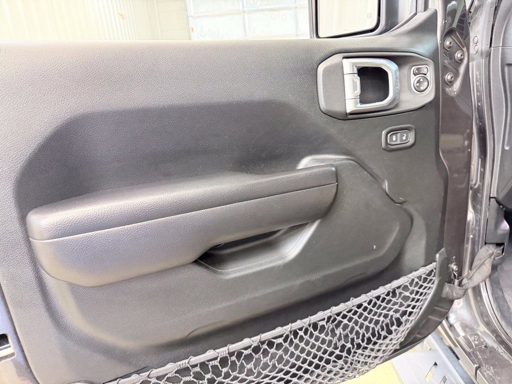 Used 2021 Jeep Gladiator Sport AWD/4WD image 9