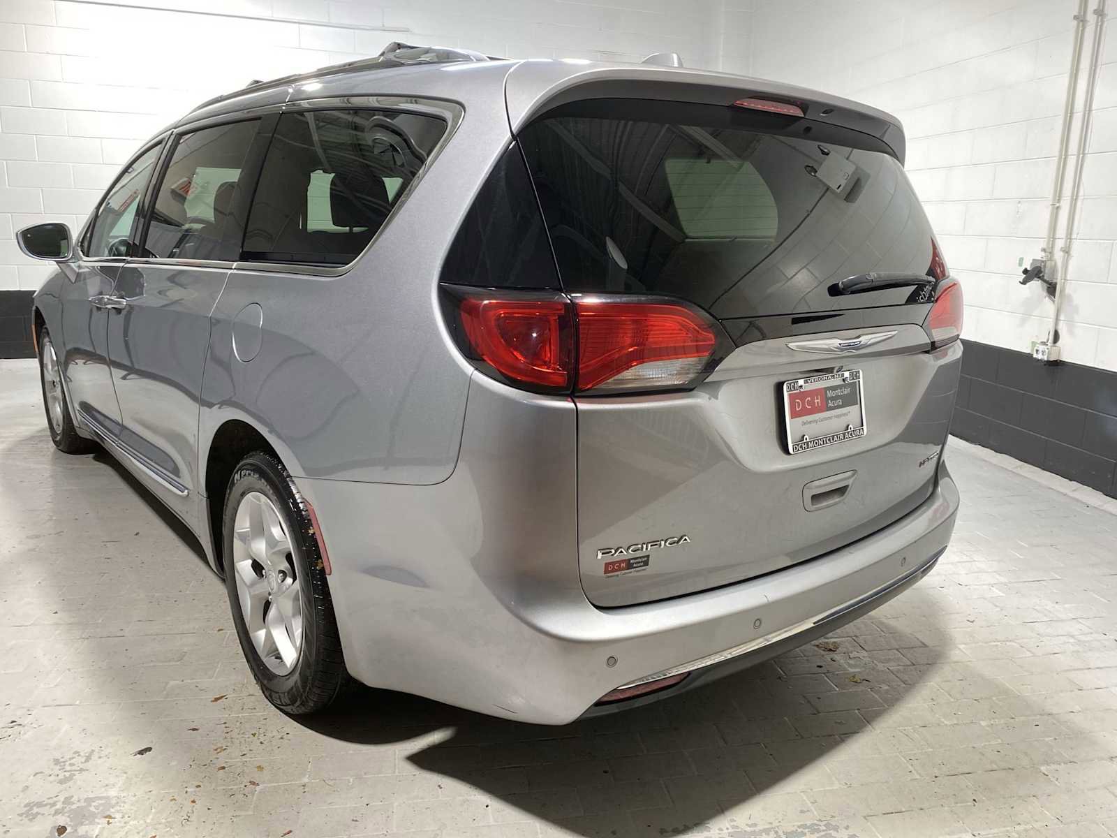 Used 2019 Chrysler Pacifica Limited image 4
