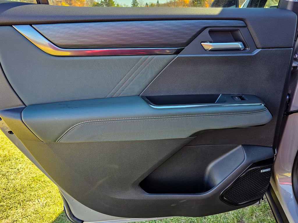 New 2026 GMC Acadia AT4 w/ Luxury Package image 32