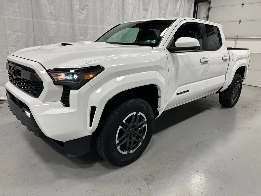 Used 2026 Toyota Tacoma TRD Sport AWD/4WD image 3
