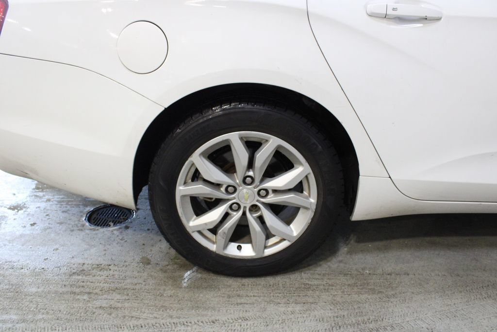 Used 2018 Chevrolet Impala LT FWD image 26