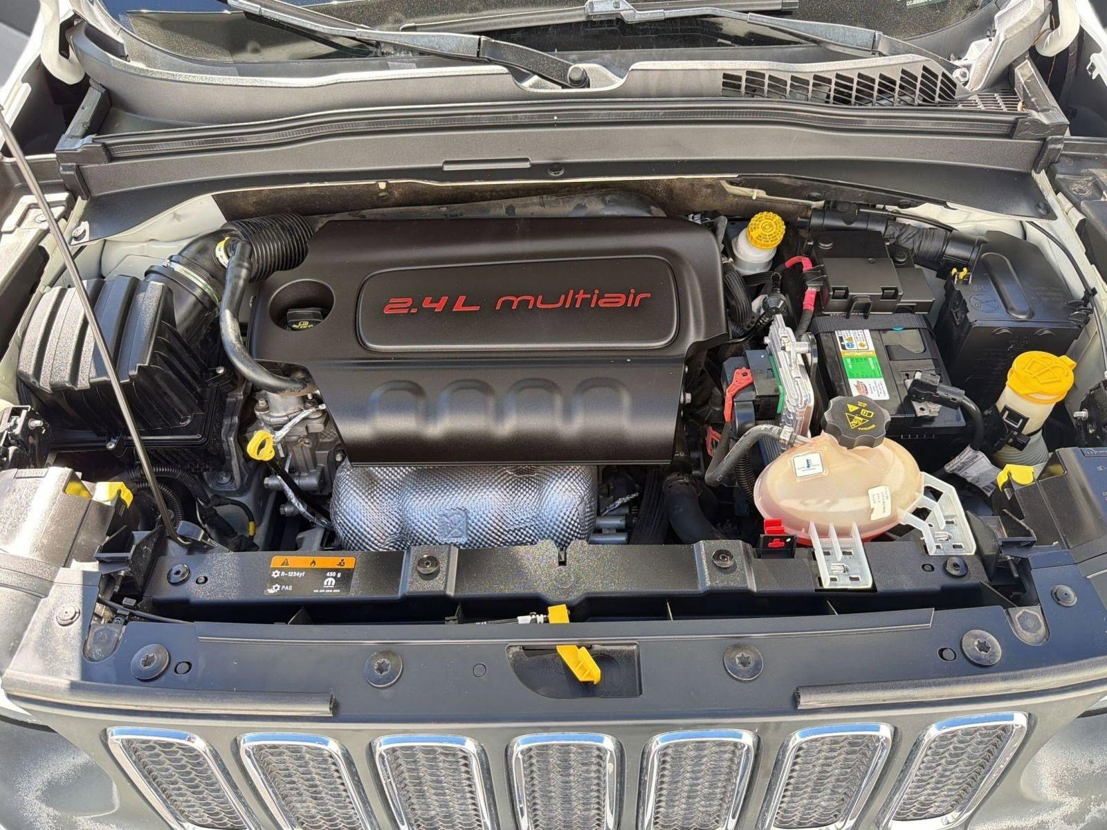 Used 2017 Jeep Renegade Latitude image 29