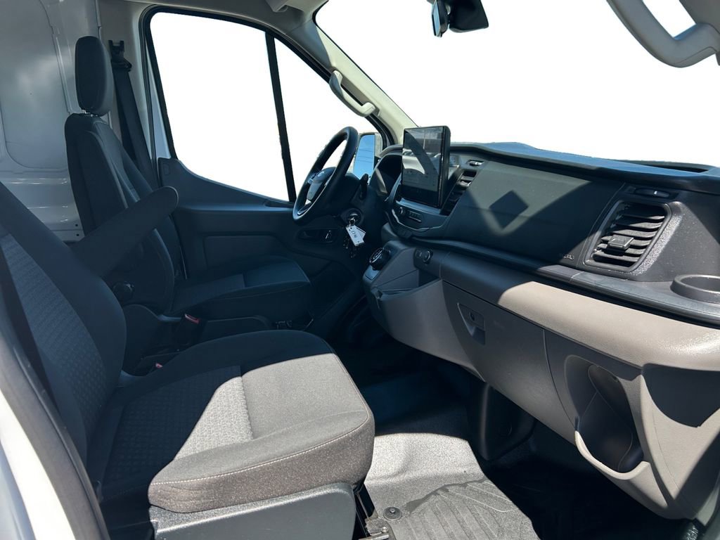 Used 2022 Ford E-Transit Medium Roof image 16