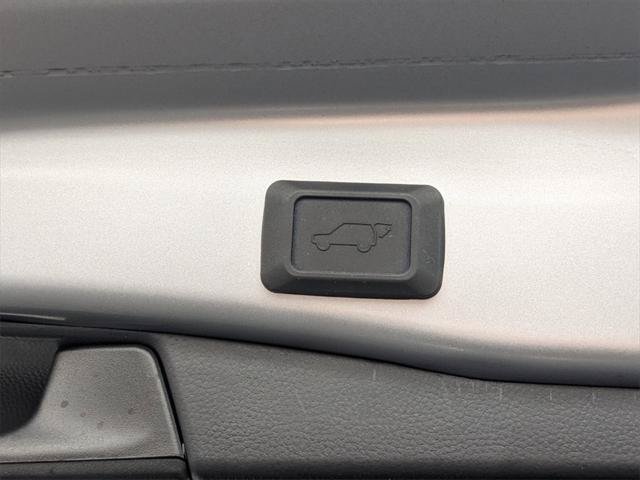 Certified 2021 Toyota RAV4 XLE w/ Convenience Package FWD image 26