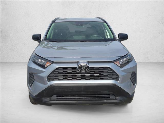 Used 2020 Toyota RAV4 LE AWD/4WD image 2