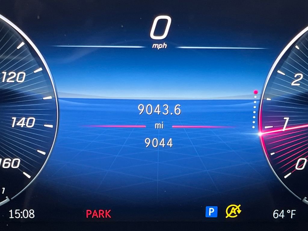 Used 2024 Mercedes-Benz GLC 300 4MATIC image 13