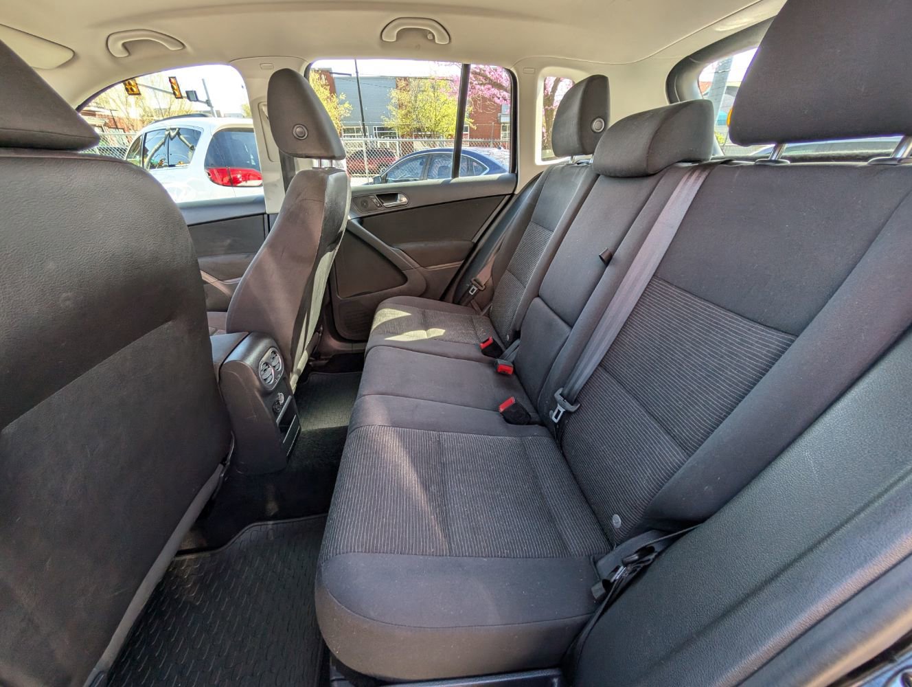 Used 2017 Volkswagen Tiguan Limited w/ Premium Package AWD/4WD image 17