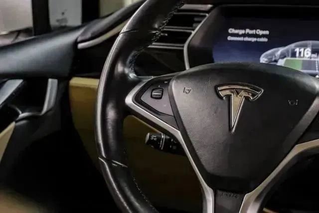 Used 2016 Tesla Model X Performance image 23