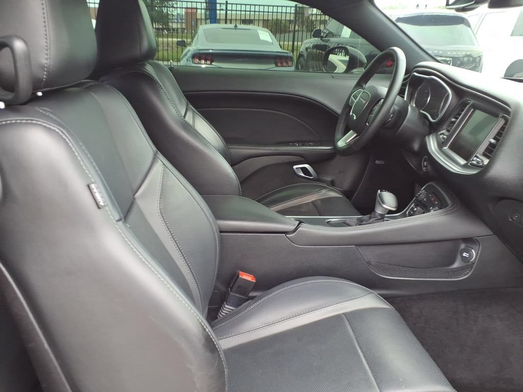 Used 2016 Dodge Challenger SXT Plus RWD image 12
